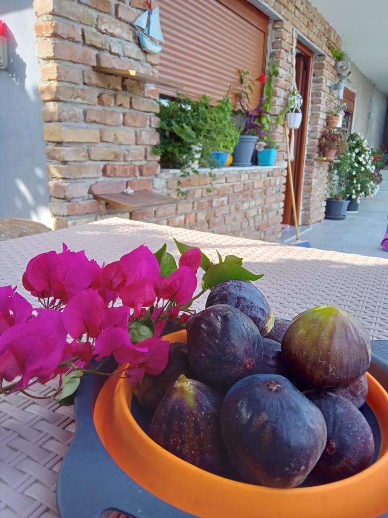 Vila Pasha Sarandë Exterior foto